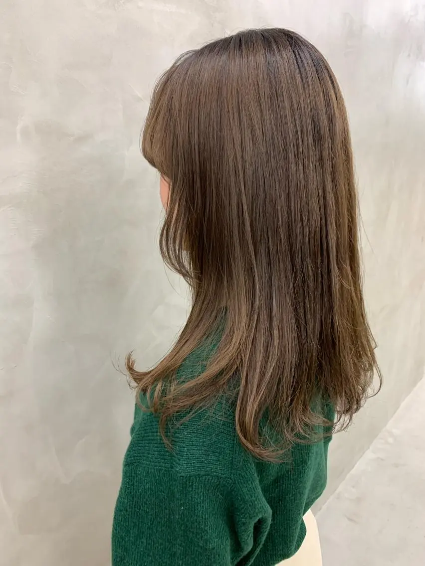 セミロング 顔周りカット 🐝 hachi🐝のヘアスタイル