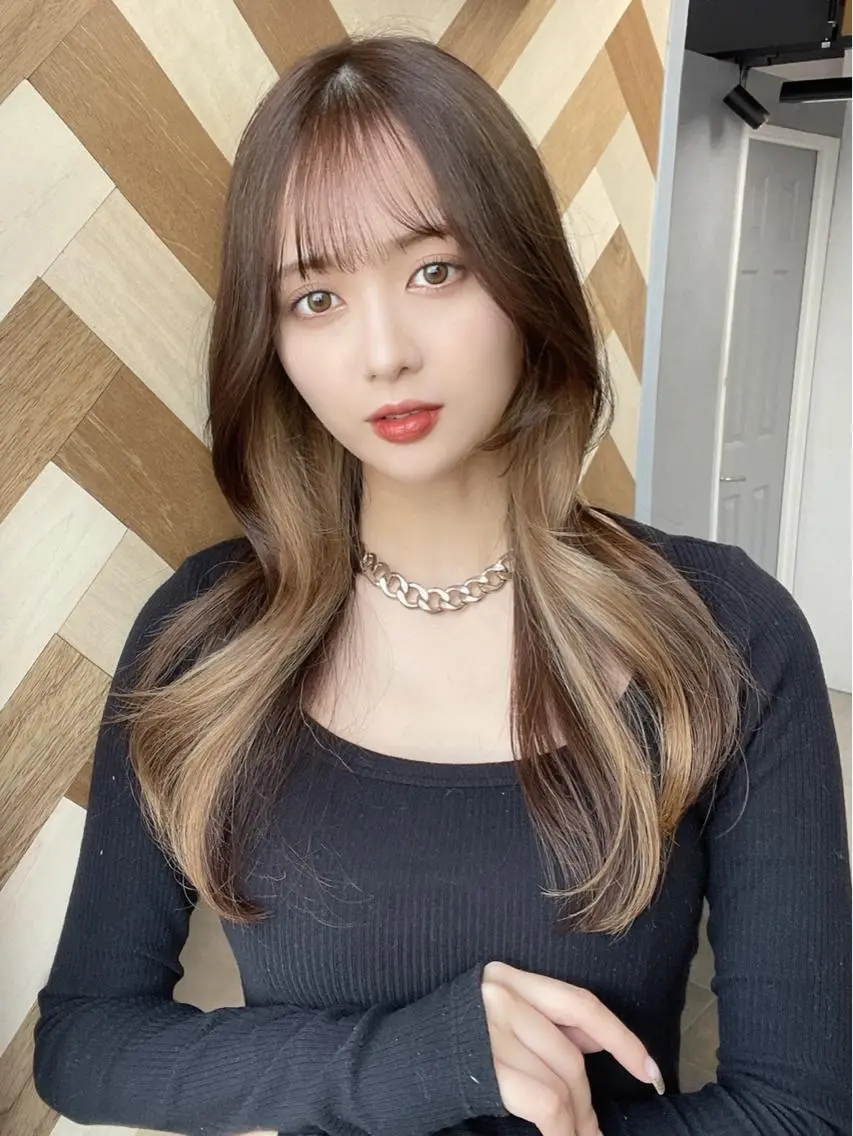セミロング くびれヘア 韓国風ヘア 前髪の割れ癖を治す プロ✂️ヒロのヘアスタイル