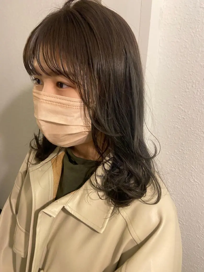 セミロング カラー パーマ ヘアアレンジ メンズ キッズ ネイル マツエク・マツパ アイブロウ メンズブリーチ メンズインナーカラー マッシュ メンズパーマ セミロングパーマ 久木原 ゆりのヘアスタイル