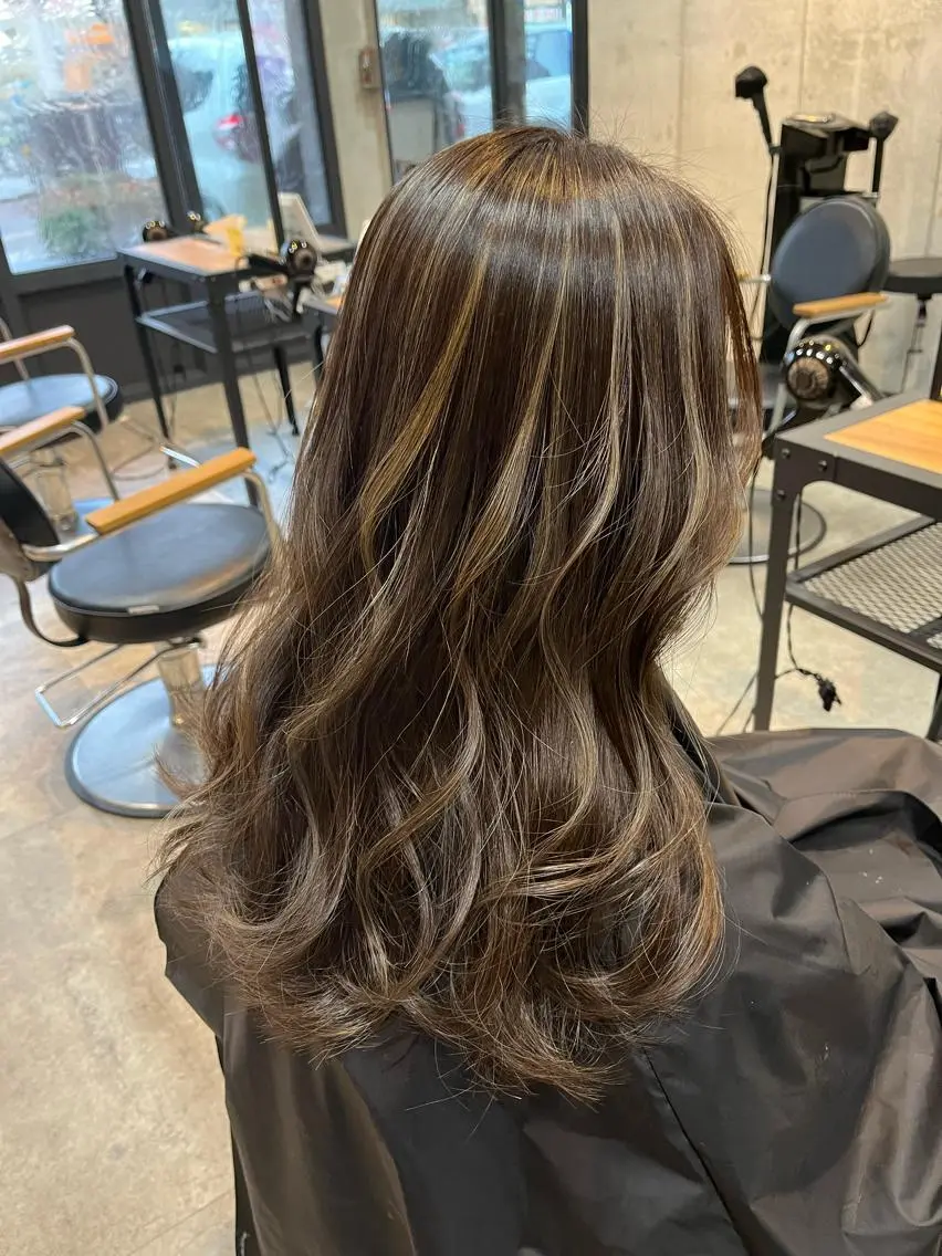 ロング ハイライト カット ヘアカラー トリートメント 山本 みきのヘアスタイル