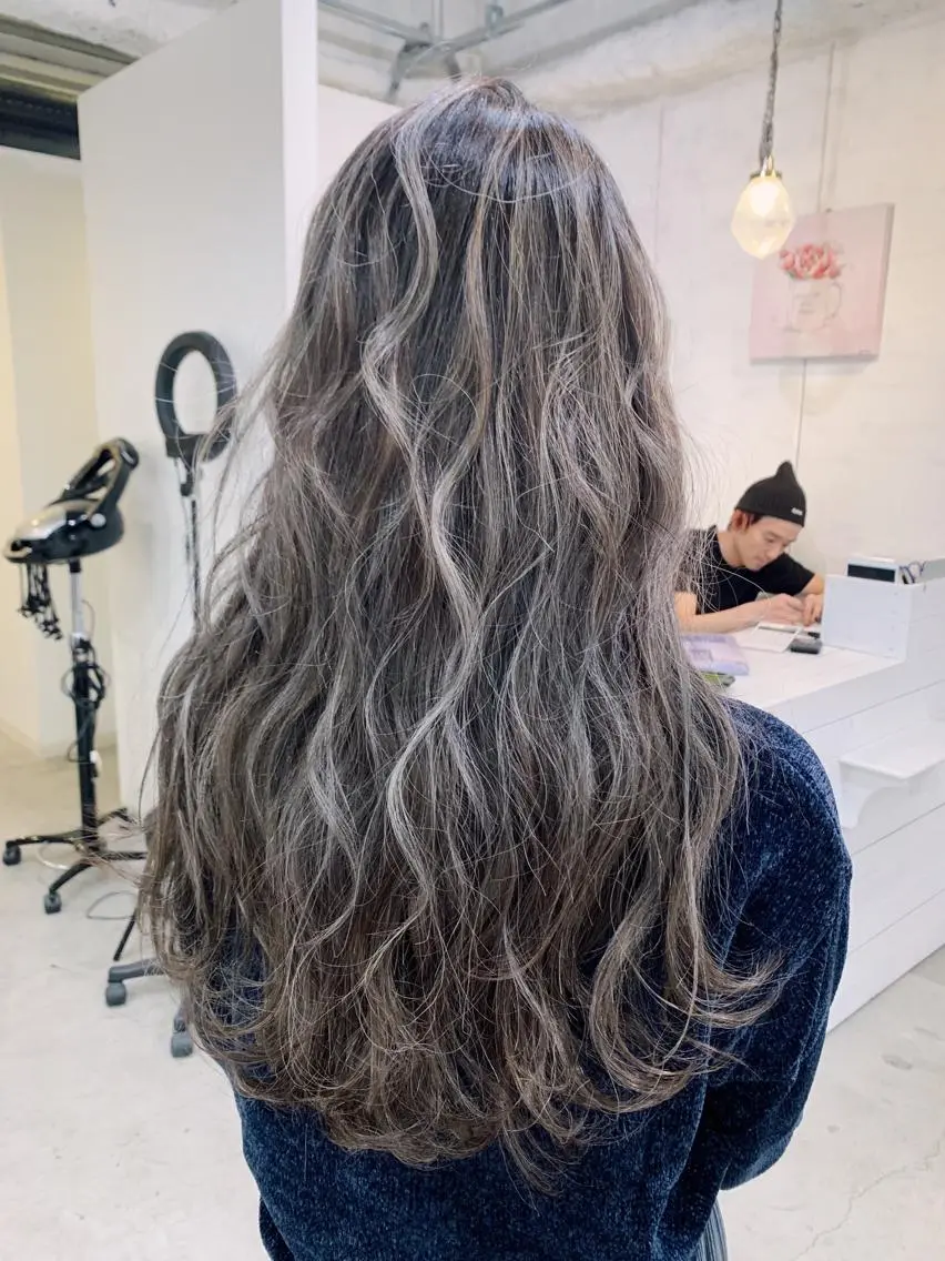 ロング カラー ヘアアレンジ ハイライトカラー ハイライト ヘアカラー トリートメント 縮毛矯正 髪質改善寺坂雄飛💐のヘアスタイル
