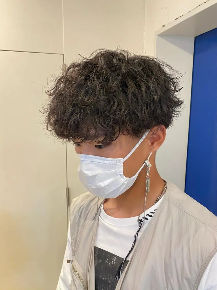 ショート パーマ メンズ 波巻きパーマ JINKIメンズ特化 メンズカットパーマのヘアスタイル