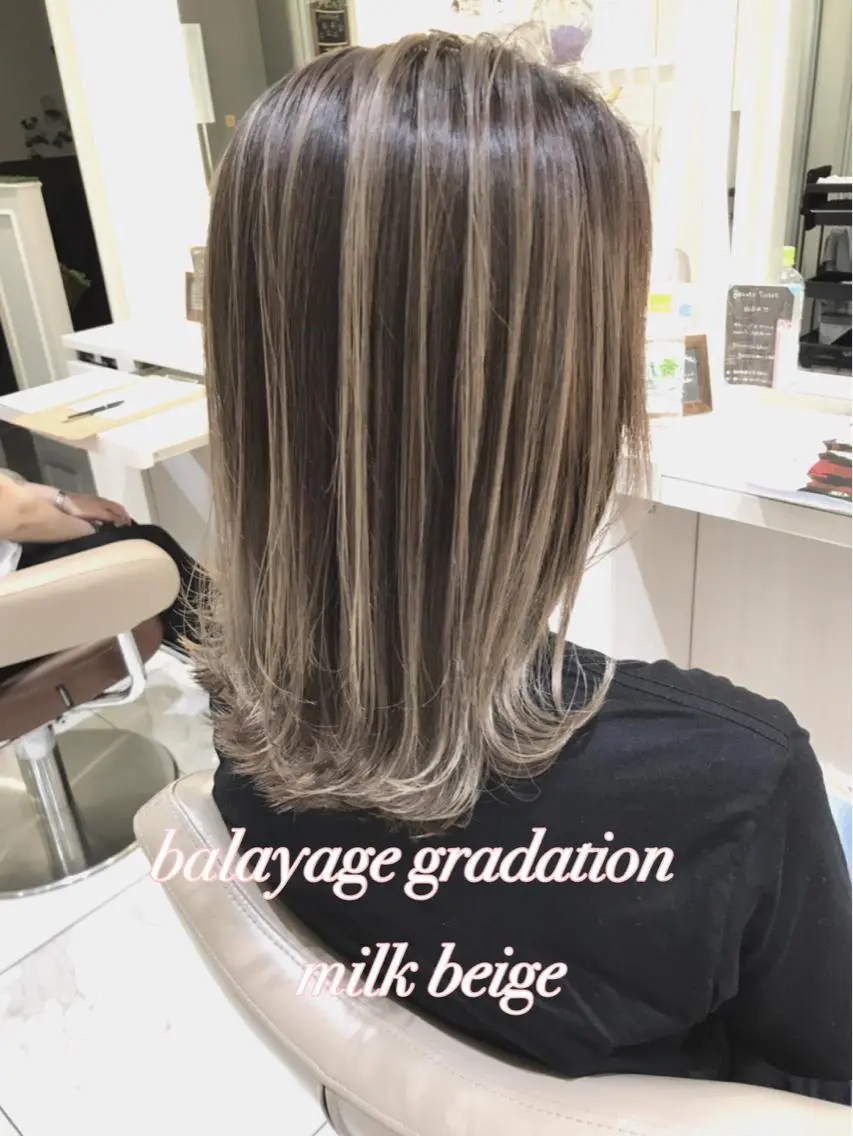ミディアム カラー バレイヤージュ ベージュカラー グラデーションカラー レイヤーカット カット ヘアカラー 山崎俊輔/髪質改善 /バレイヤージュのヘアスタイル