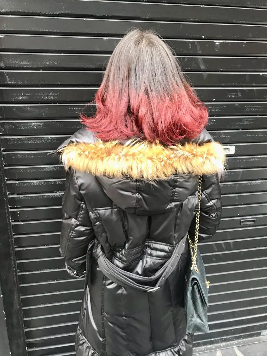 セミロング カラー ヘアアレンジ グラデーションカラー ピンクカラー レッドカラー 中村 梨沙のマツエク・マツパデザイン