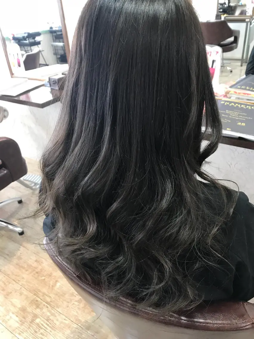 ロング カラー アッシュ アッシュグレー アッシュグレージュ 透明感カラー グレージュ ヘアカラー トリートメント Rina Imaiのヘアスタイル