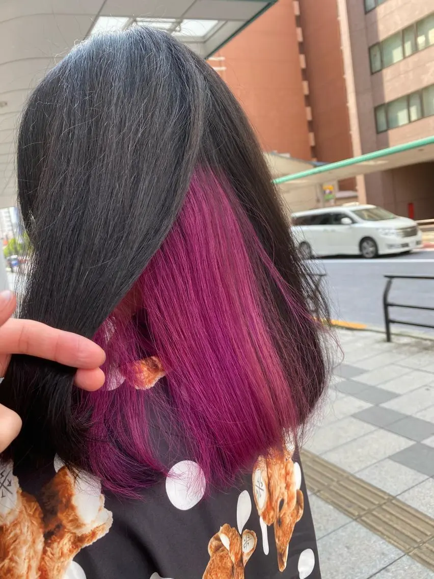 ミディアム カラー インナーカラー ピンクカラー バイオレットカラー ヘアカラー トリートメント 特殊カラー特化 ✂️SHIAN フジのヘアスタイル