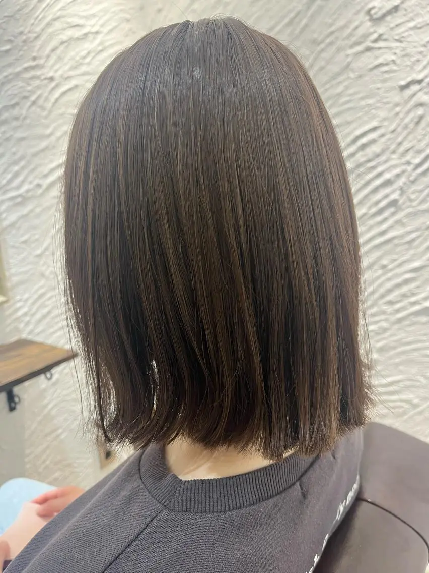 ミディアム カラー 切りっぱなしボブ グレージュ ボブ カット ヘアカラー トリートメント 🌈透明感カラー🌈 🌟吉田祐介🌟のヘアスタイル