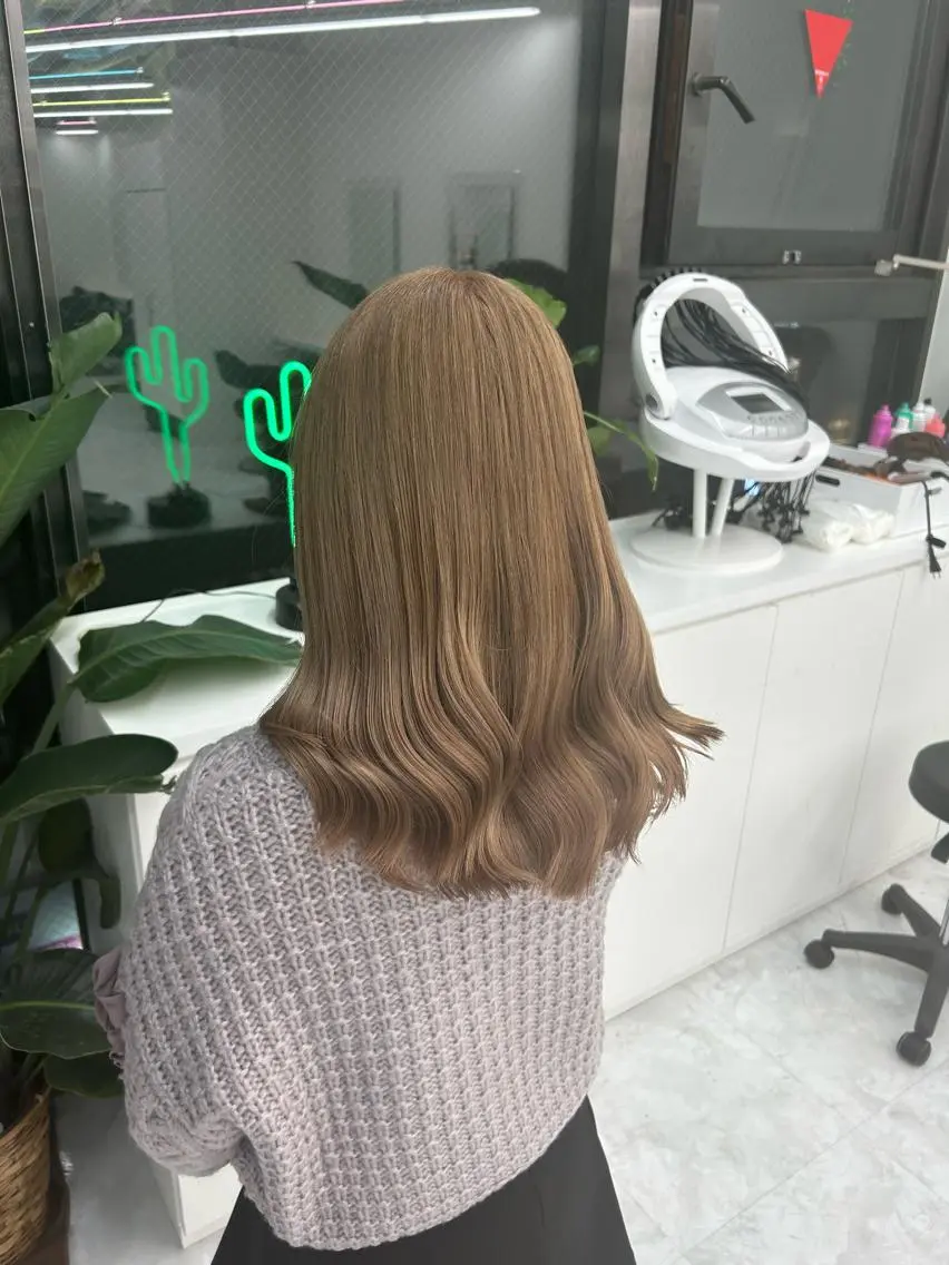 セミロング カラー ヘアアレンジ ヘアカラー ブリーチなしの達人 🌈KAITOのヘアスタイル