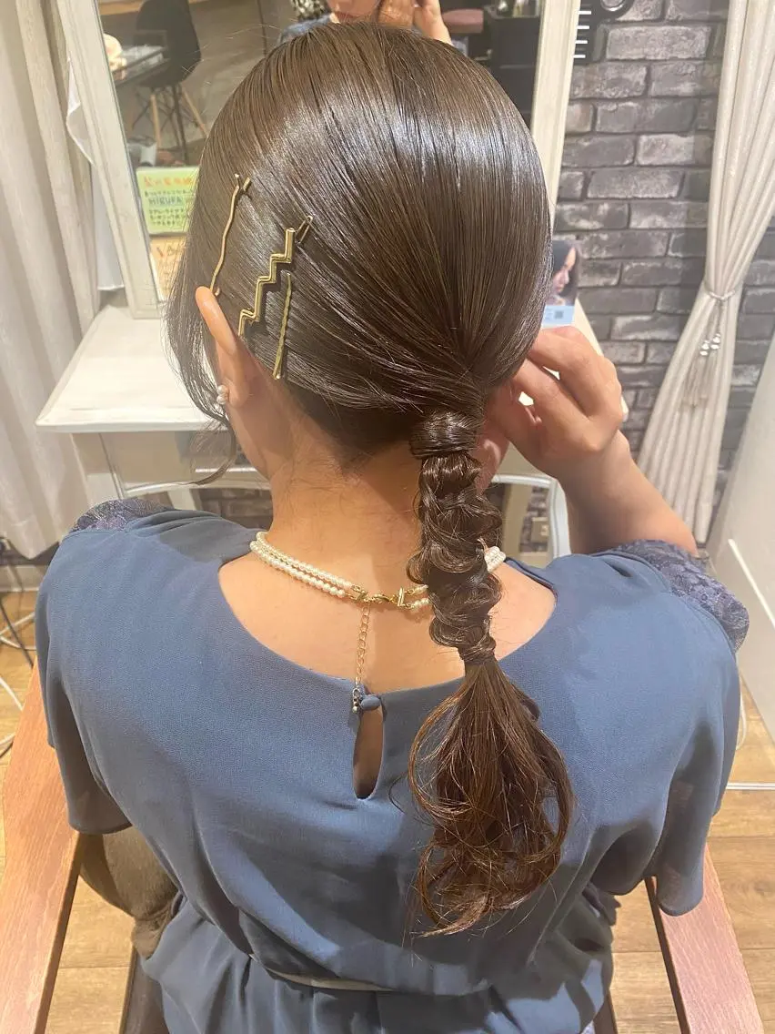 セミロング ヘアアレンジ ヘアセット attra昭和町店. momoのヘアスタイル