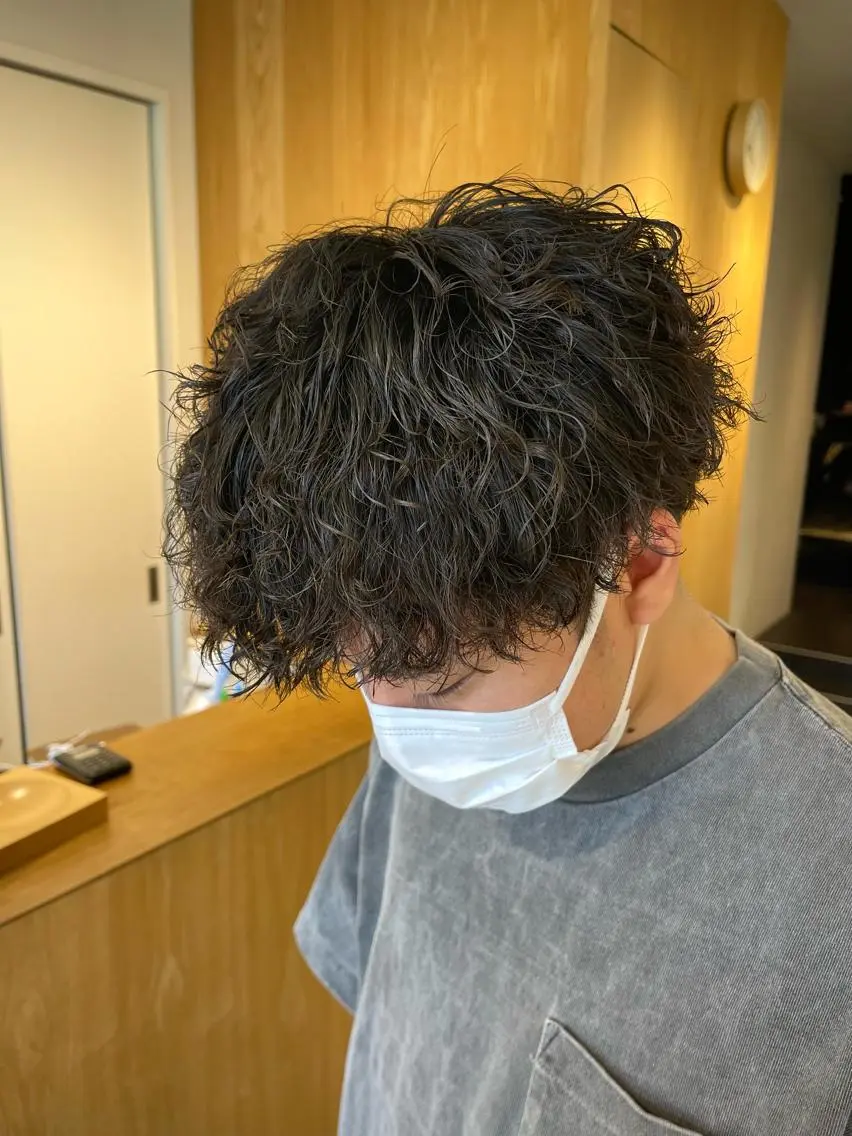パーマ メンズ メンズパーマ ツイストスパイラルパーマ スパイラルパーマ 片桐 美海のヘアスタイル