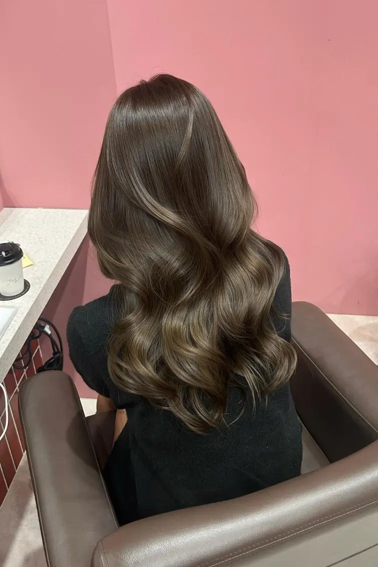 セミロング カラー ベージュカラー ブリーチ ブルーカラー ブルージュ 透明感カラー カット ヘアカラー トリートメント 表参道/ワンホンヘア SAAYA🖤のヘアスタイル