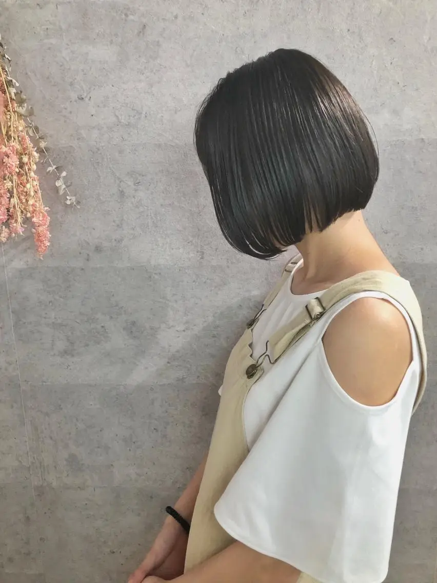 ショート カラー アッシュ ボブ カット ヘアカラー トリートメント ヘアセット Rico OFFICIALのヘアスタイル