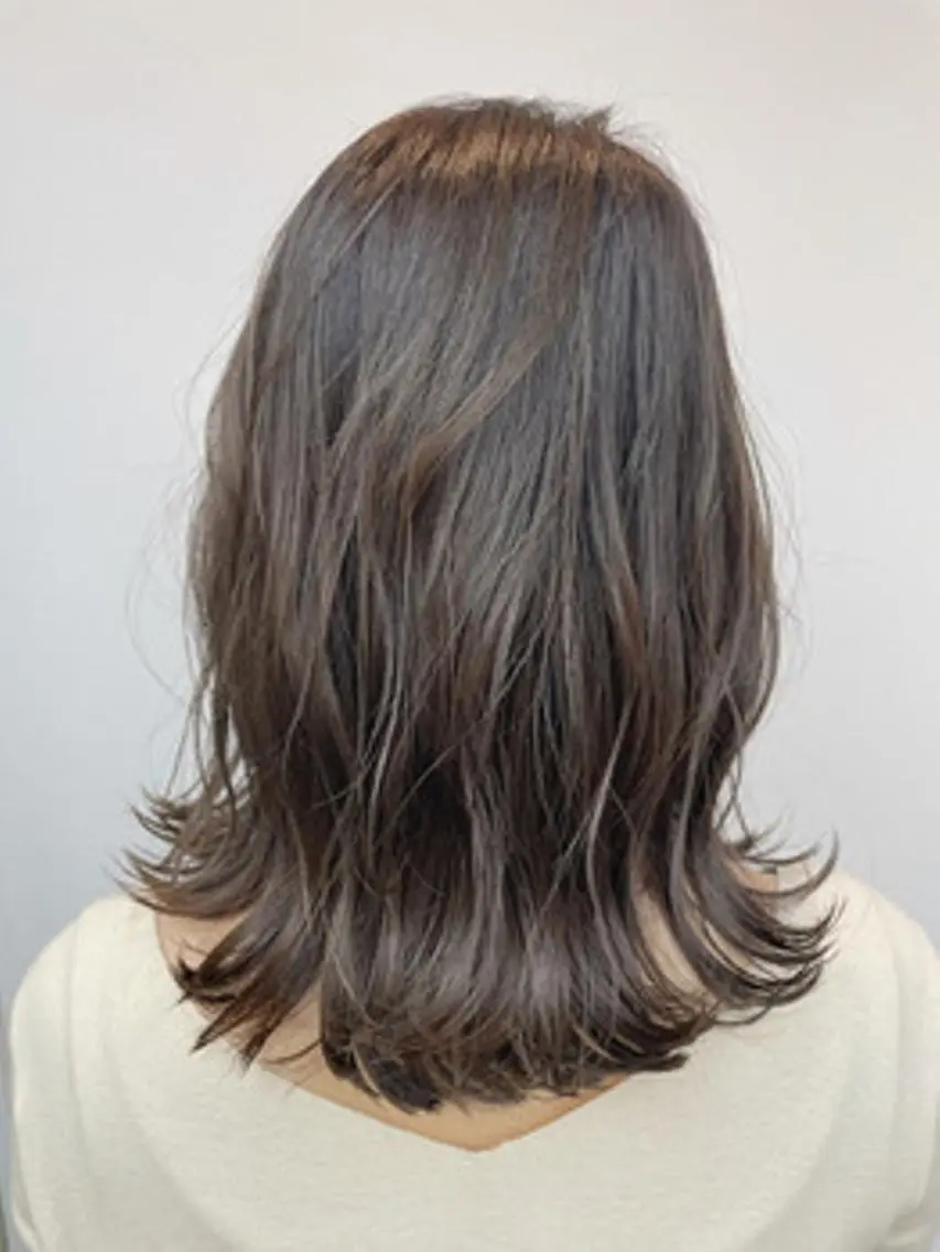 ミディアム カラー パーマ ヘアアレンジ ミディアムパーマ アディクシーカラー ブリーチ ケアカラー 透明感カラー ヘアケア特化型サロン newi 梅田のヘアスタイル