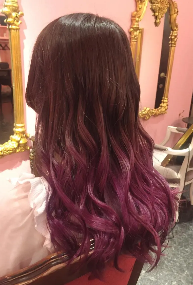 セミロング カラー グラデーションカラー バイオレットカラー 櫻井 愛弓のヘアスタイル