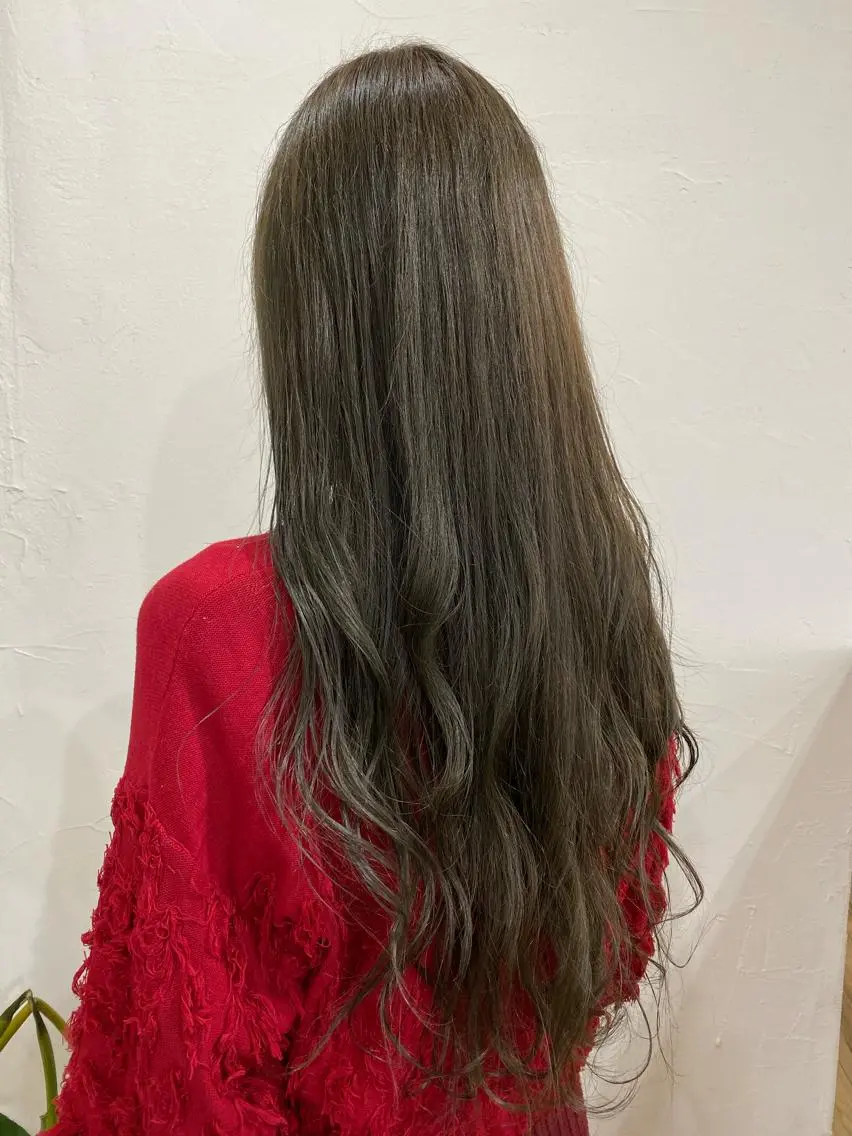 ミディアム カラー 透明感カラー ヘアカラー 暗髪カラー🫐パーマ おくだりんかのヘアスタイル
