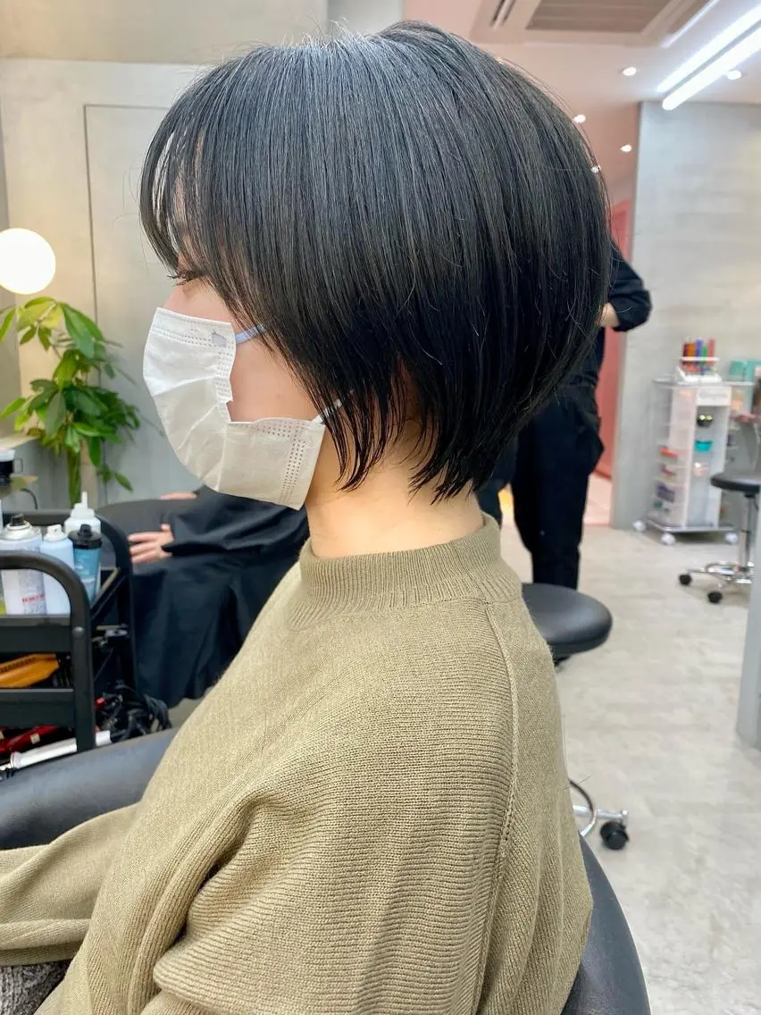 ショート カット ヘアカラー トリートメント 顔周り/ブリーチなし /縮毛矯正🫧伊勢のヘアスタイル