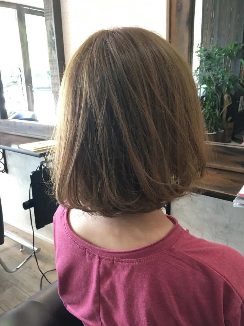 ミディアム カラー ボブ 松本 亮のヘアスタイル