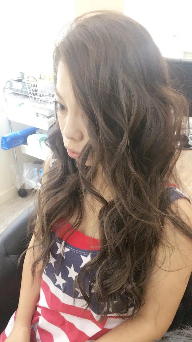ロング カラー 鶴見 和美のヘアスタイル
