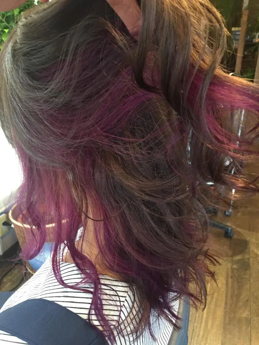 ミディアム カラー グレージュ インナーカラー パープルカラー 原宿サロン代表 デザインカラー伊藤卓のヘアスタイル