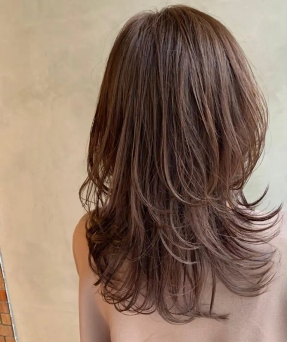 ロング ロング ウルフカット 前田 菜奈子のヘアスタイル