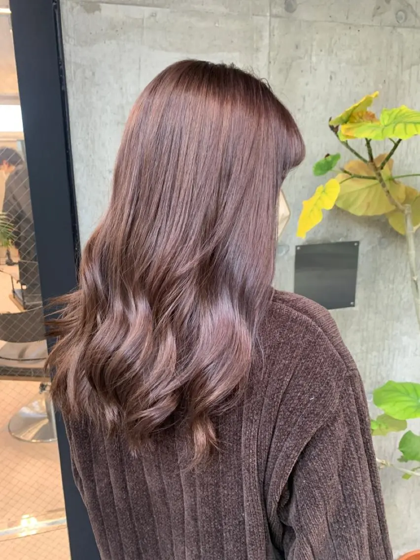 セミロング 🫧ハイライトカラー 🫧 𝓜𝓘𝓤のヘアスタイル