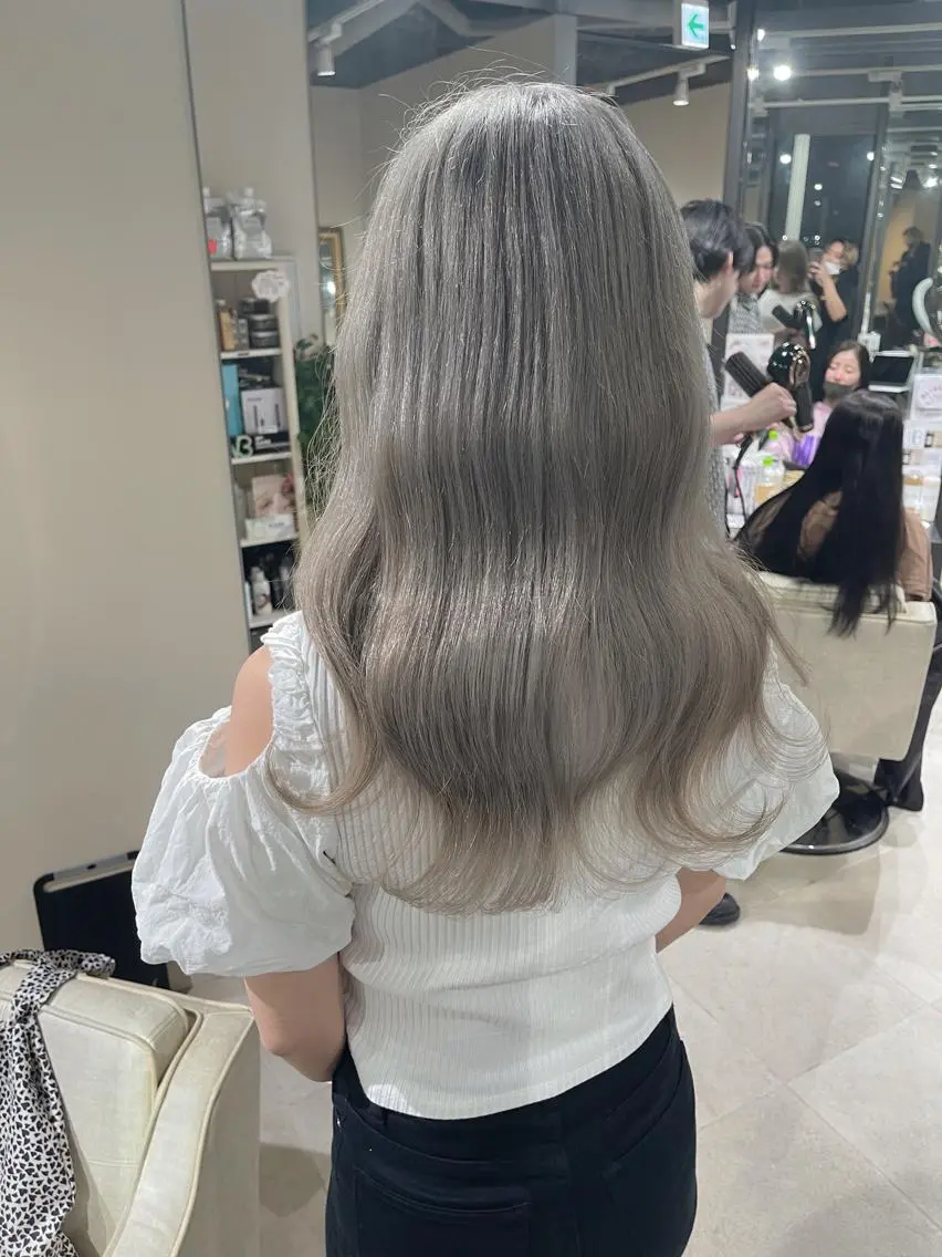 ロング カラー シールエクステ ブリーチ ケアブリーチ デザインカラー ハイトーンカラー ヘアカラー 渋谷🤍ブリーチ エクステ🤍アミルのヘアスタイル