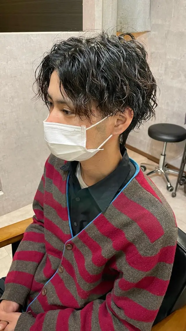 ショート パーマ メンズ 勝毛 広貴のヘアスタイル