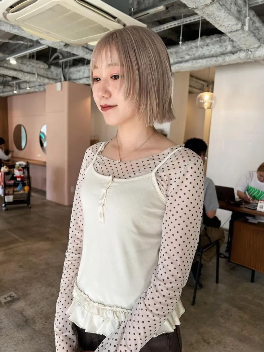 ミディアム カラー パーマ ショートボブ ミディアムパーマ アディクシーカラー ブリーチ ケアブリーチ カット ヘアカラー トリートメント honen hairのヘアスタイル