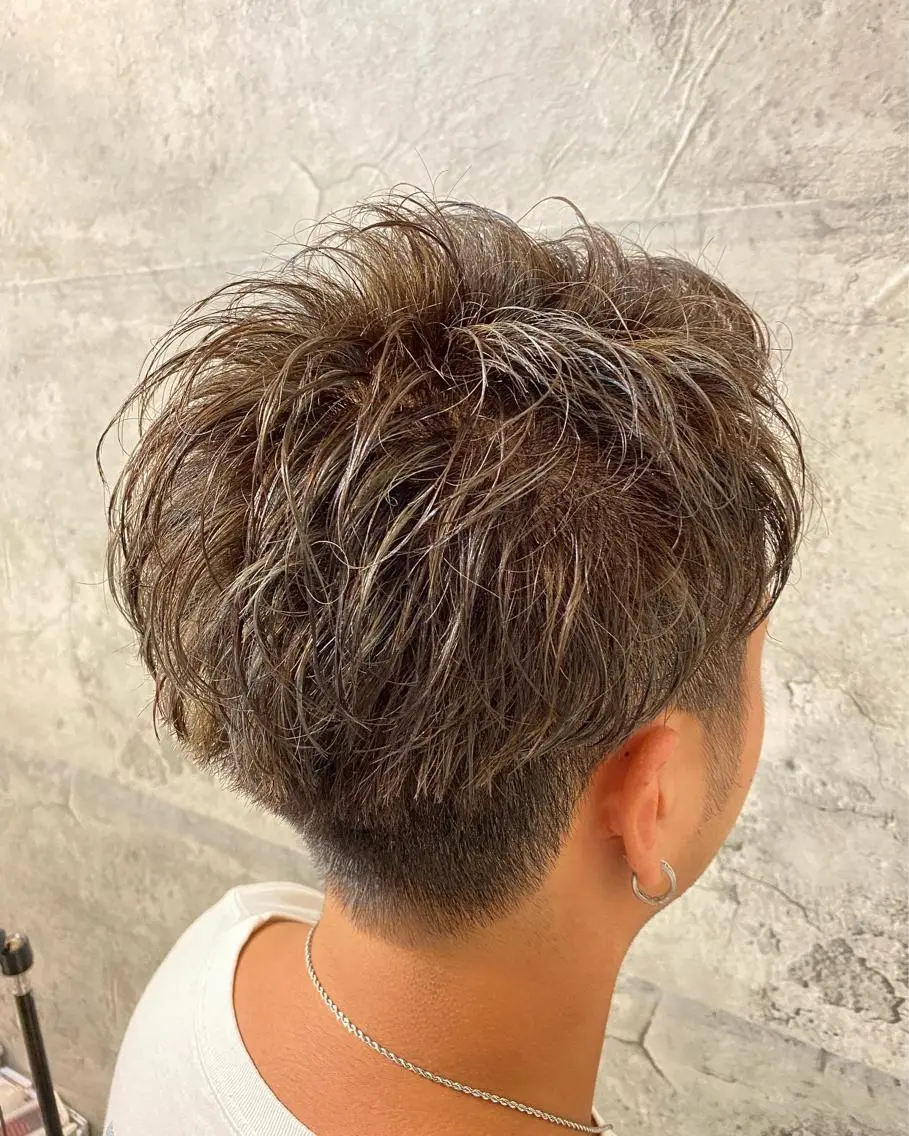 カラー ハイライトカラー 近藤 龍青のヘアスタイル