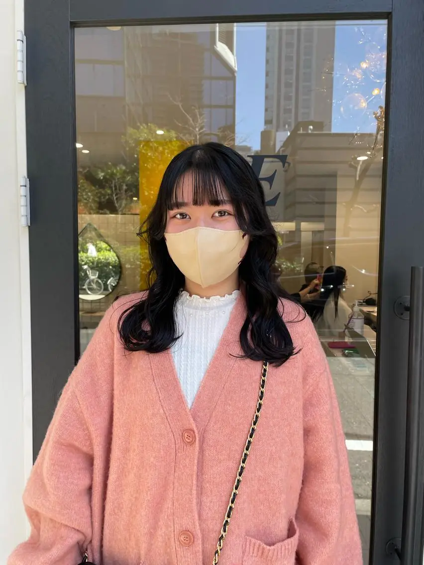 セミロング 韓国風ヘア Koto🌿 ブリーチなしカラーのヘアスタイル