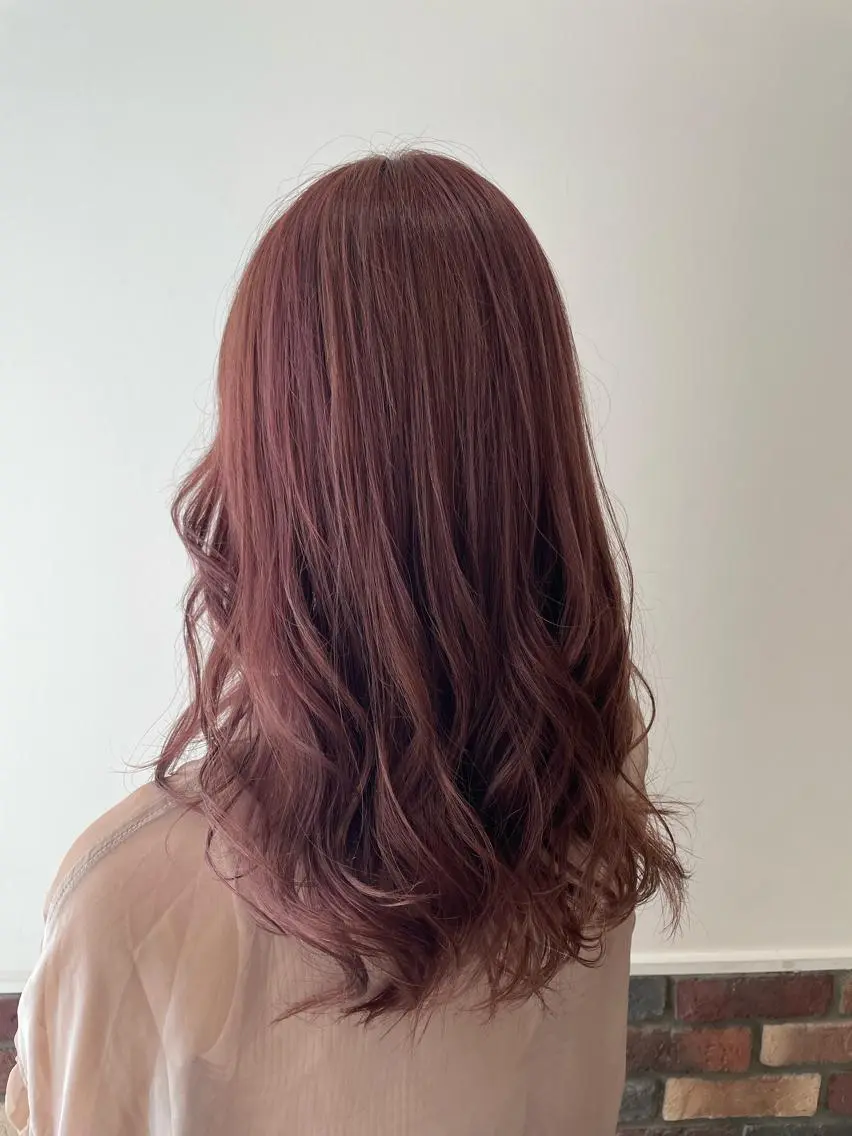 ロング カラー 透明感カラー 🩶🩵🩷AIRIのヘアスタイル