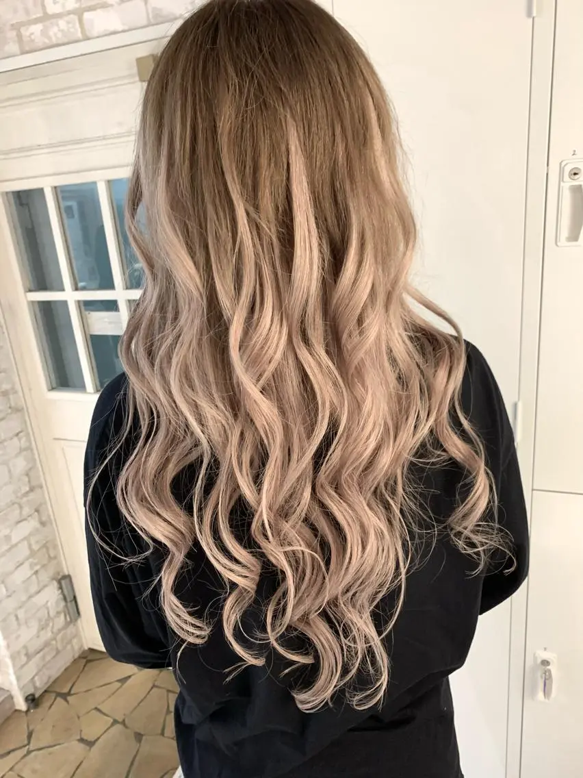 ロング エクステ レイヤーカット ✨ハイトーン✨艶髪 ✨髪質改善✨和田のヘアスタイル