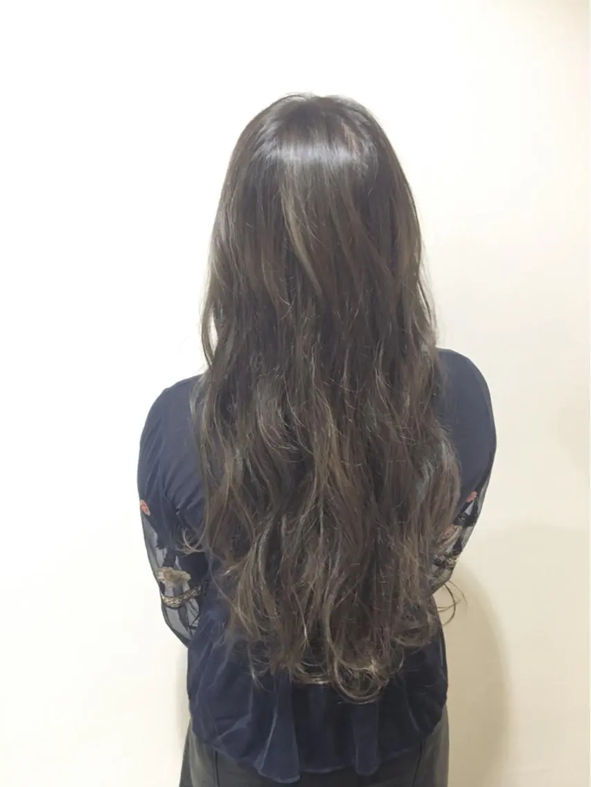ロング カラー グラデーションカラー カット ヘアカラー トリートメント ぱつっとボブ/ 小野あかねのヘアスタイル
