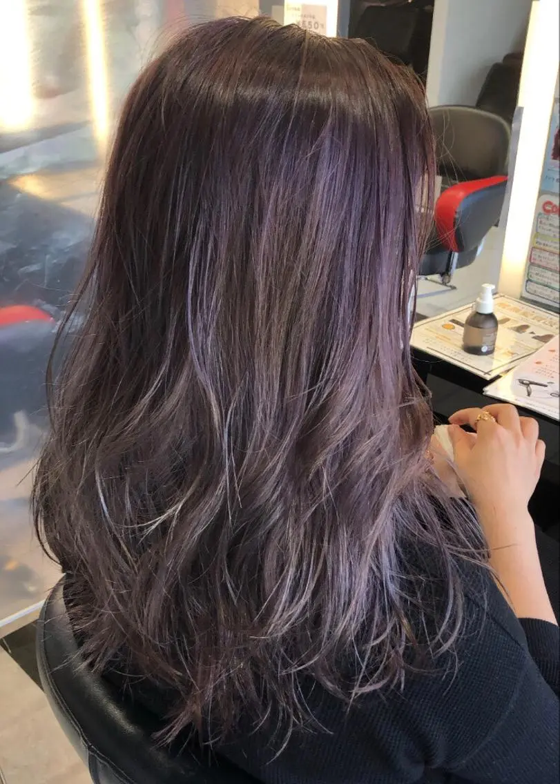 セミロング カラー パープルカラー メンズヘア特化 崎田 成人のヘアスタイル