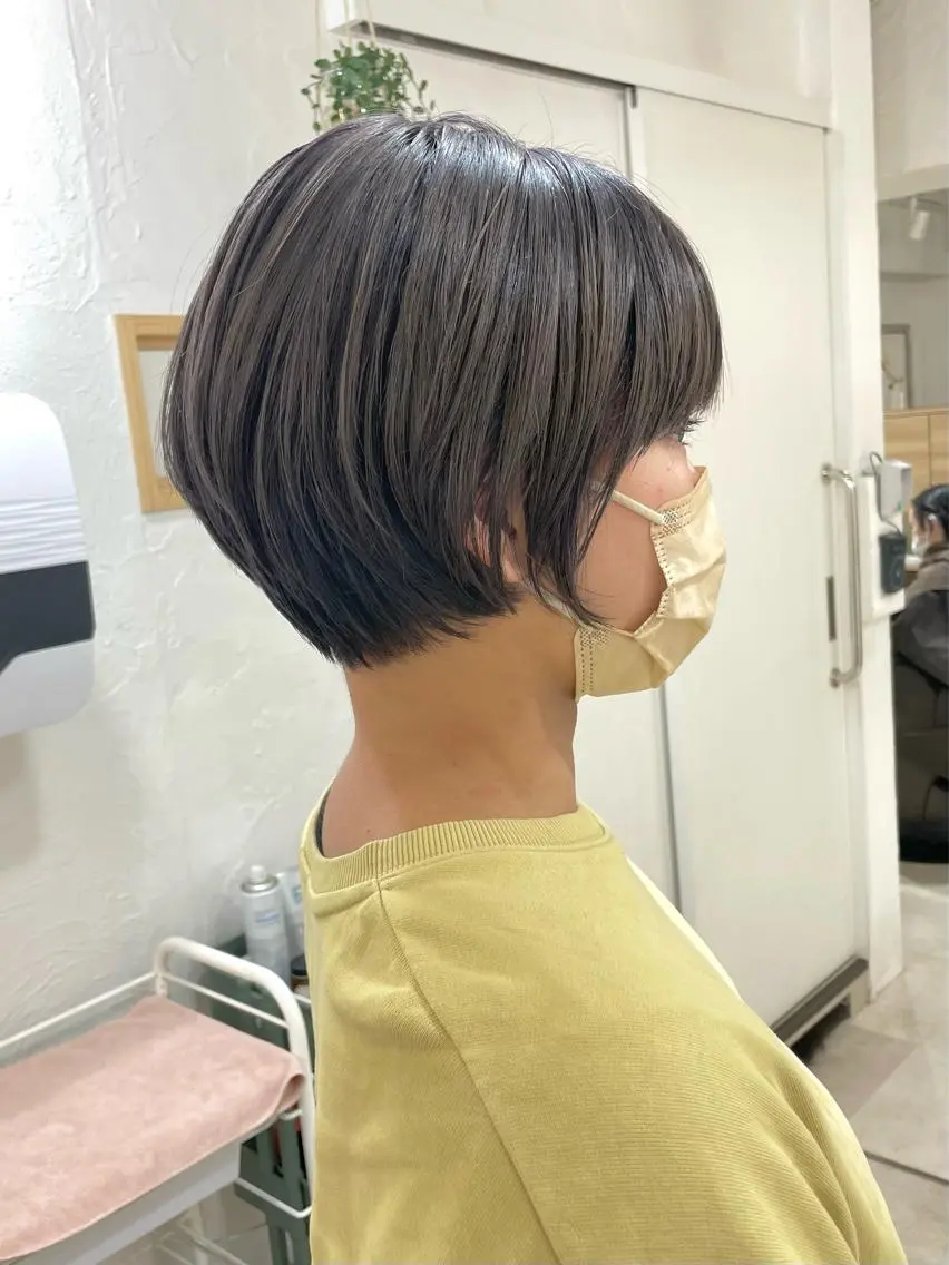 ショート カラー 切りっぱなしボブ 透明感カラー デザインカラー ボブ ショートヘア 髪質改善 縮毛矯正/ レイヤー/銀座/本木のヘアスタイル