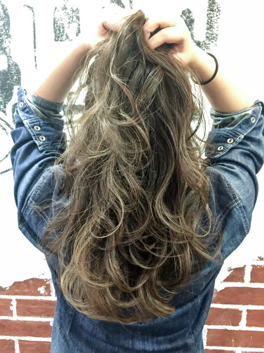セミロング EIGHT plum TOKIOリミテッドのヘアスタイル
