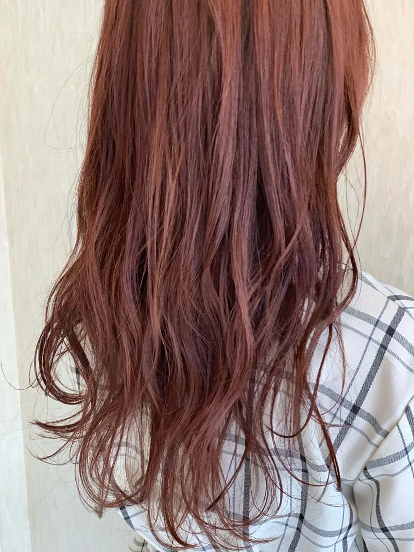 ロング カラー ピンクカラー ヘアカラー トリートメント LUXBE LUCEのヘアスタイル