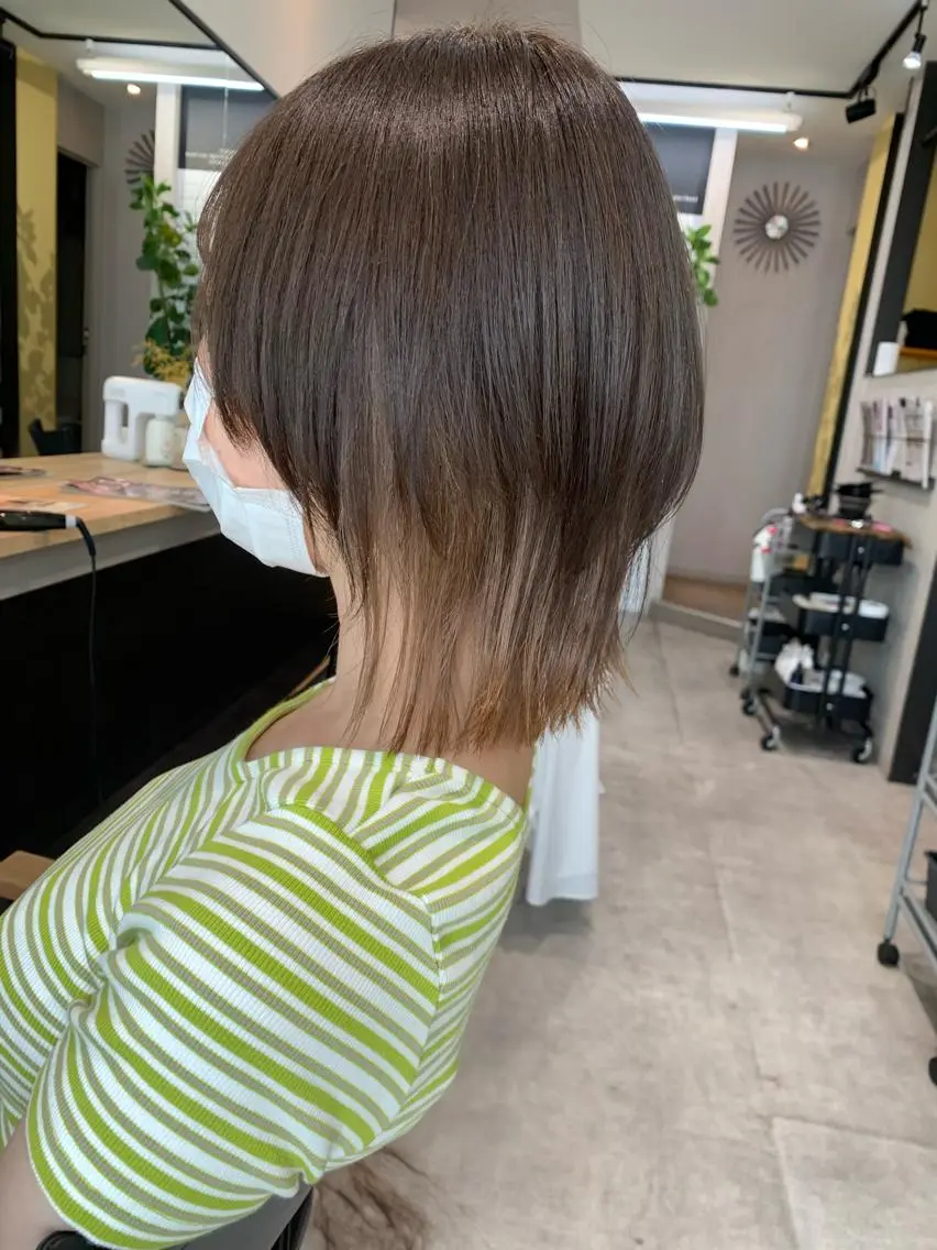 ミディアム カラー インナーカラー ウルフカット カット ヘアカラー トリートメント hubhair レイヤー/透明感のヘアスタイル