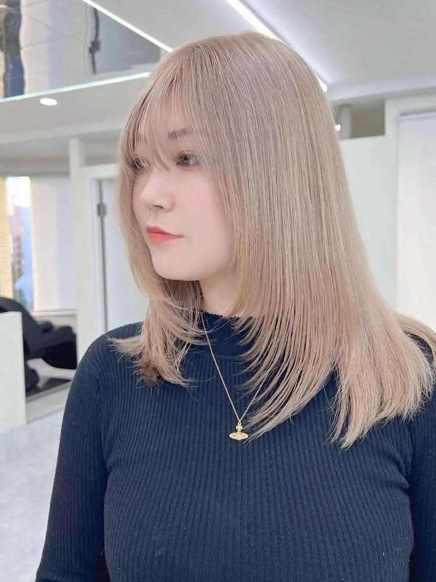セミロング カラー アディクシーカラー アッシュ バレイヤージュ ベージュカラー ブルーカラー ヘアカラー 髪質改善ストレート髪 質改善カラー特化中崎のヘアスタイル