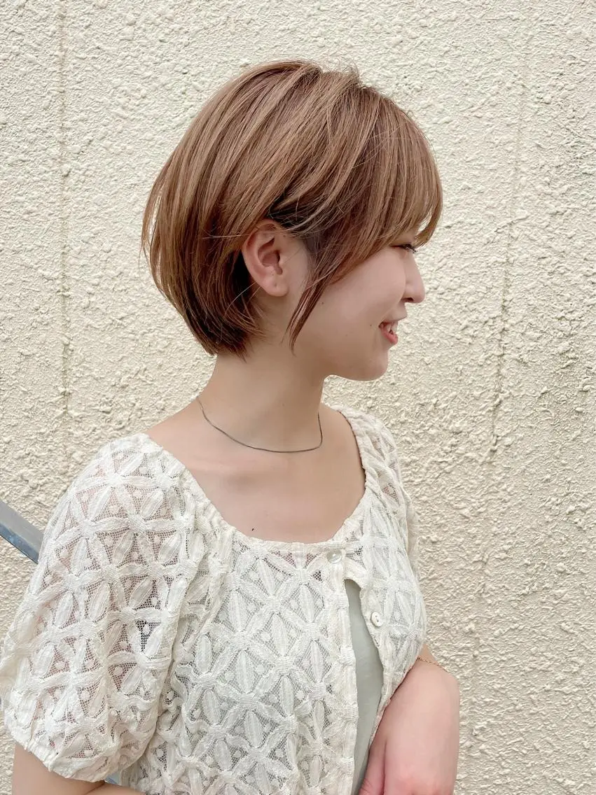 ショート 丸みショート ボブ 髪質改善 韓国風ヘア シースルーバング カット ヘアカラー トリートメント 🌹ハッシュカット、 レイヤー韓国ヘア🌹のヘアスタイル