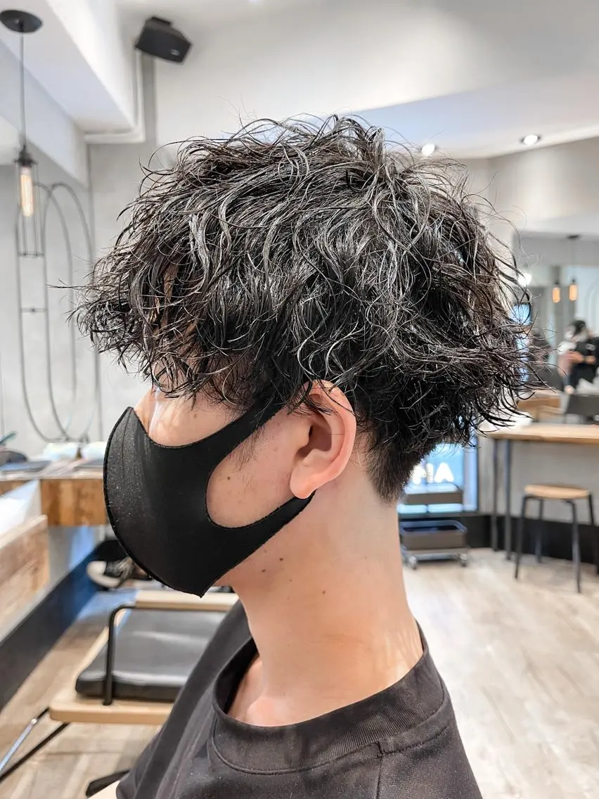 ショート パーマ メンズ メンズパーマ ツイストスパイラルパーマ スパイラルパーマ カット パーマ トリートメント ヘアセット 新宿メンズ専門 モテ清潔感パーマ特化のヘアスタイル