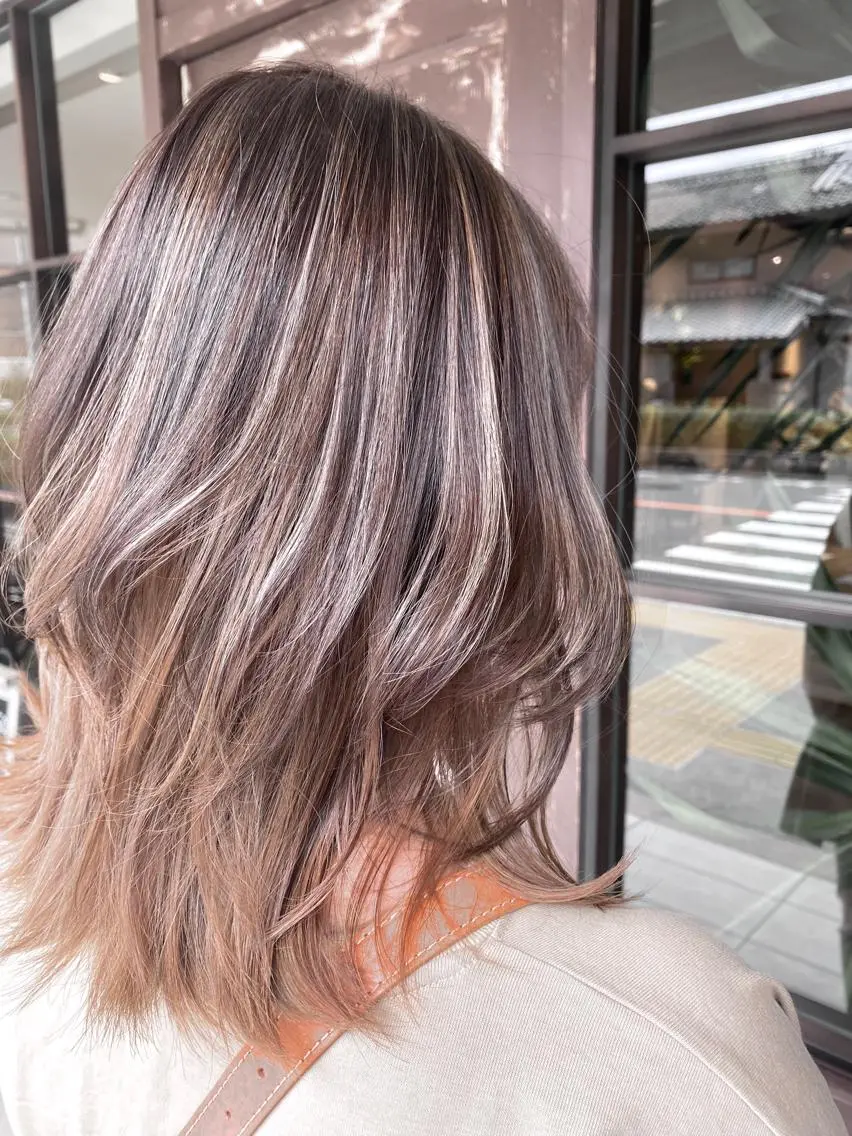 ミディアム カラー ハイライトカラー ハイライト レイヤーカット ヘアカラー 川越 輝梨奈のヘアスタイル