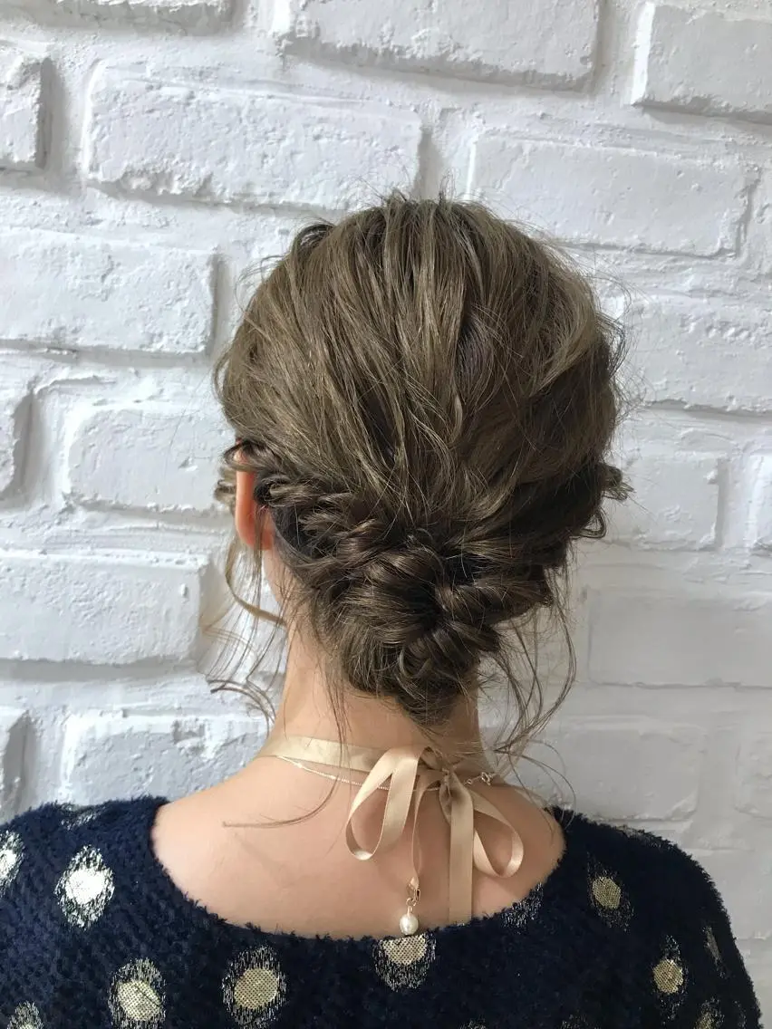 ミディアム ヘアアレンジ 結婚式・ブライダル 三つ編み ヘアセット 【暖色カラー特化】 中山由梨のヘアスタイル