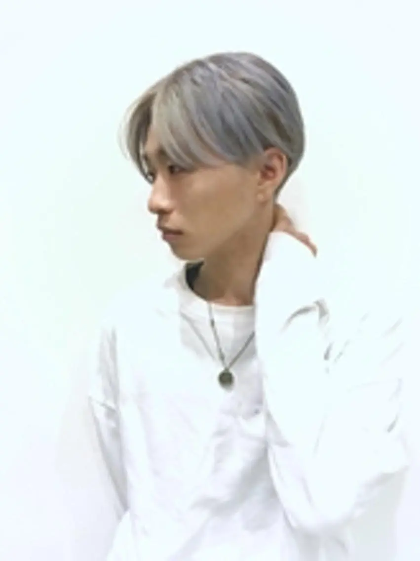 カラー メンズ マッシュ シルバー ARCH FREE予約のヘアスタイル