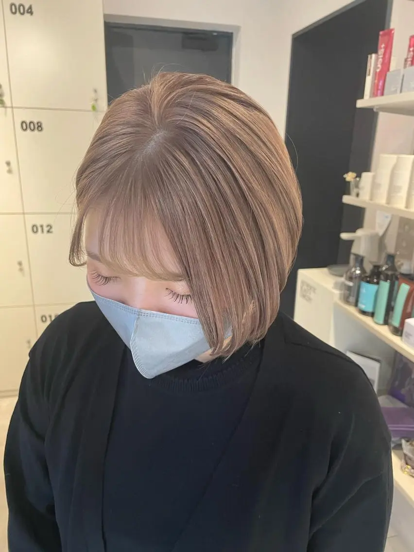 ショート カラー ベージュカラー ブリーチ👩‍🦳/ ‪✂︎MANAMIのヘアスタイル
