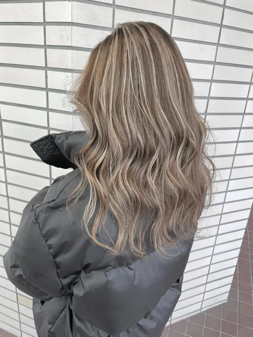 ロング カラー ハイライトカラー ハイライト カット ヘアカラー トリートメント 🤍2nd🤍田所 美希のヘアスタイル