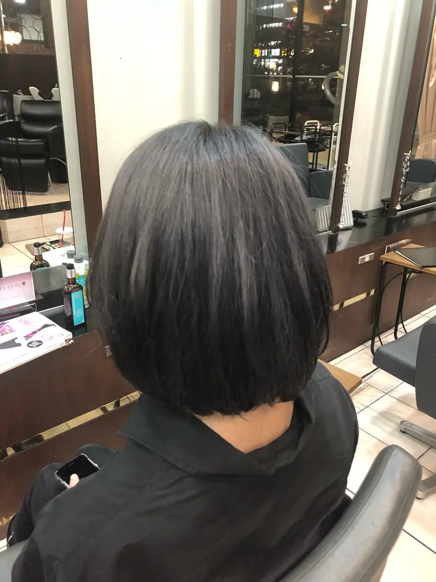 ショート カラー アッシュ シルバー シルバーアッシュ カット ヘアカラー SHAFT Ieiriのヘアスタイル
