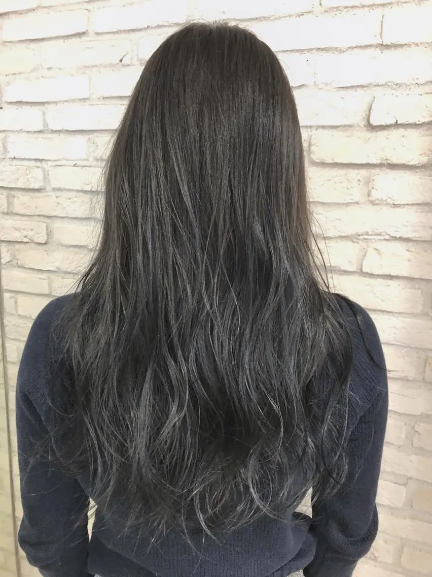 ロング カラー ハイライトカラー ネイビーカラー ハイライト 大平 美沙のヘアスタイル
