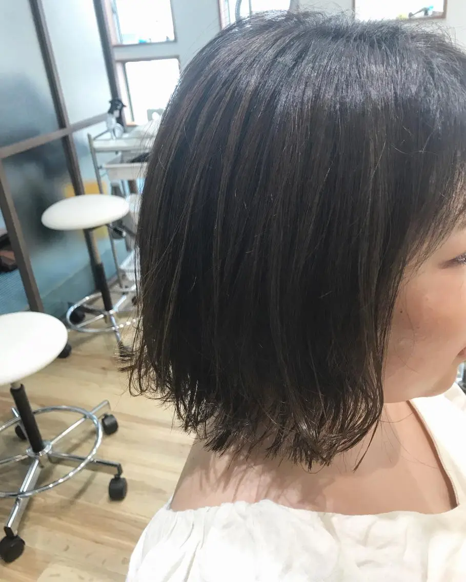 ショート カラー ブリーチ 透明感カラー ハイライトカラー ハイライト カット ヘアカラー 稲荷 友美のヘアスタイル