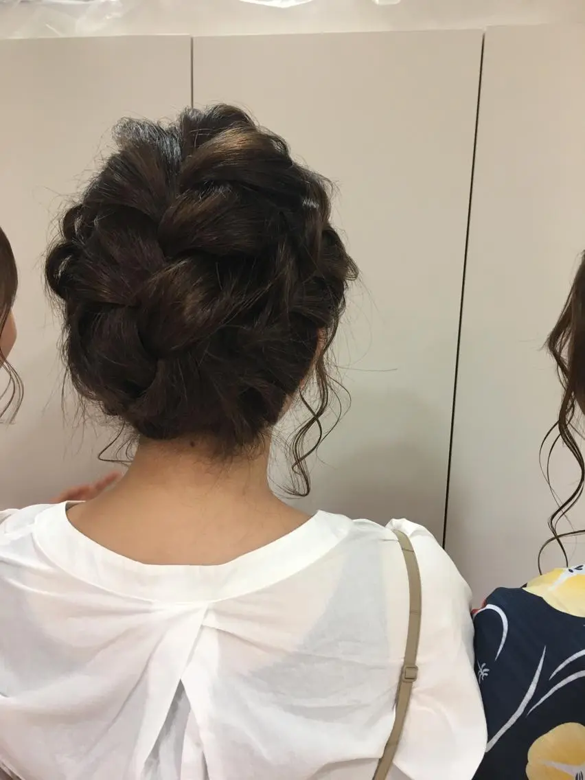 ミディアム カラー ヘアアレンジ 浴衣 きむえり/髪質改善 /うねり広がり改善のヘアスタイル